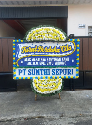 Papan Bunga Duka di Batu Kuwung