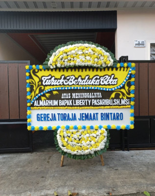 Papan Bunga Duka di Batu Kuwung