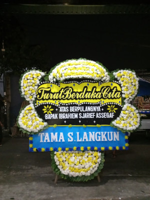 Papan Bunga Duka di Batu Kuwung